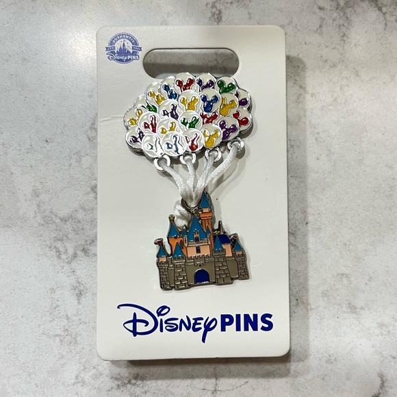 Disney Accessories - Disneyland Castle with Balloons Pin